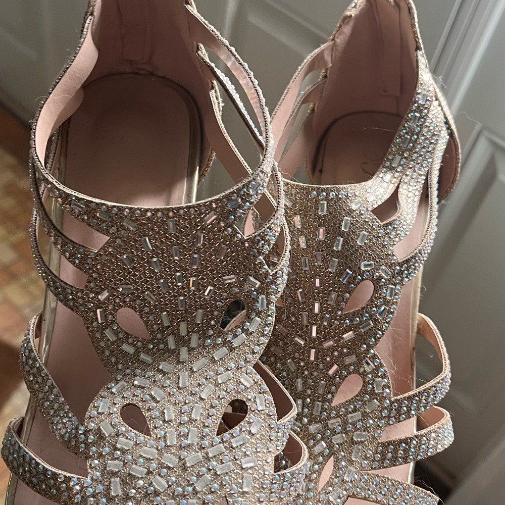 Elegant Gold Women's Shoes
